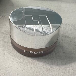 “Deep Honey” Haus Labs Loose Powder